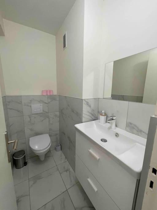 3 Pieces Apartment A Juan-Les-Pins Αντίμπ Εξωτερικό φωτογραφία